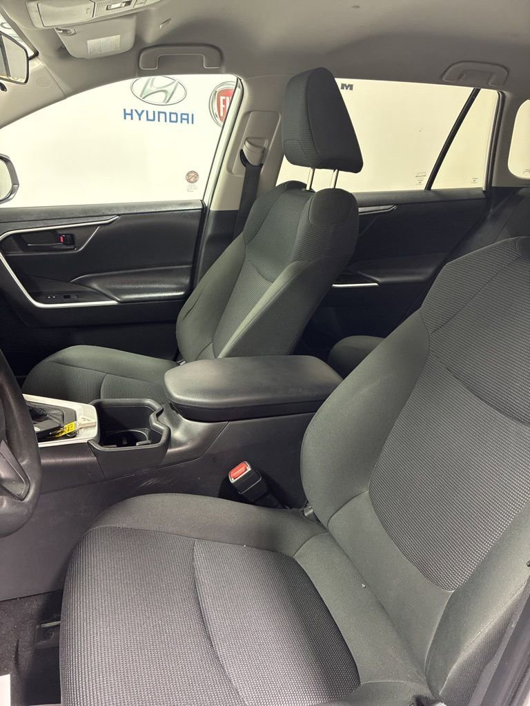 Used 2024 Toyota RAV4 LE image 9