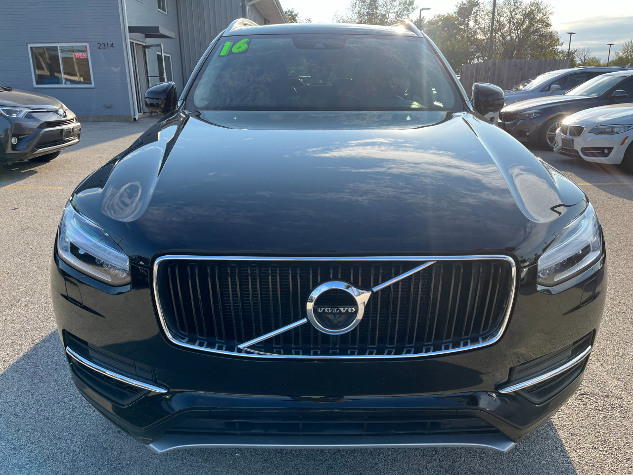 Used 2016 Volvo XC90 T8 Momentum image 8