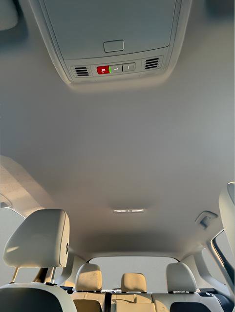 Used 2025 Volkswagen Taos SE image 29