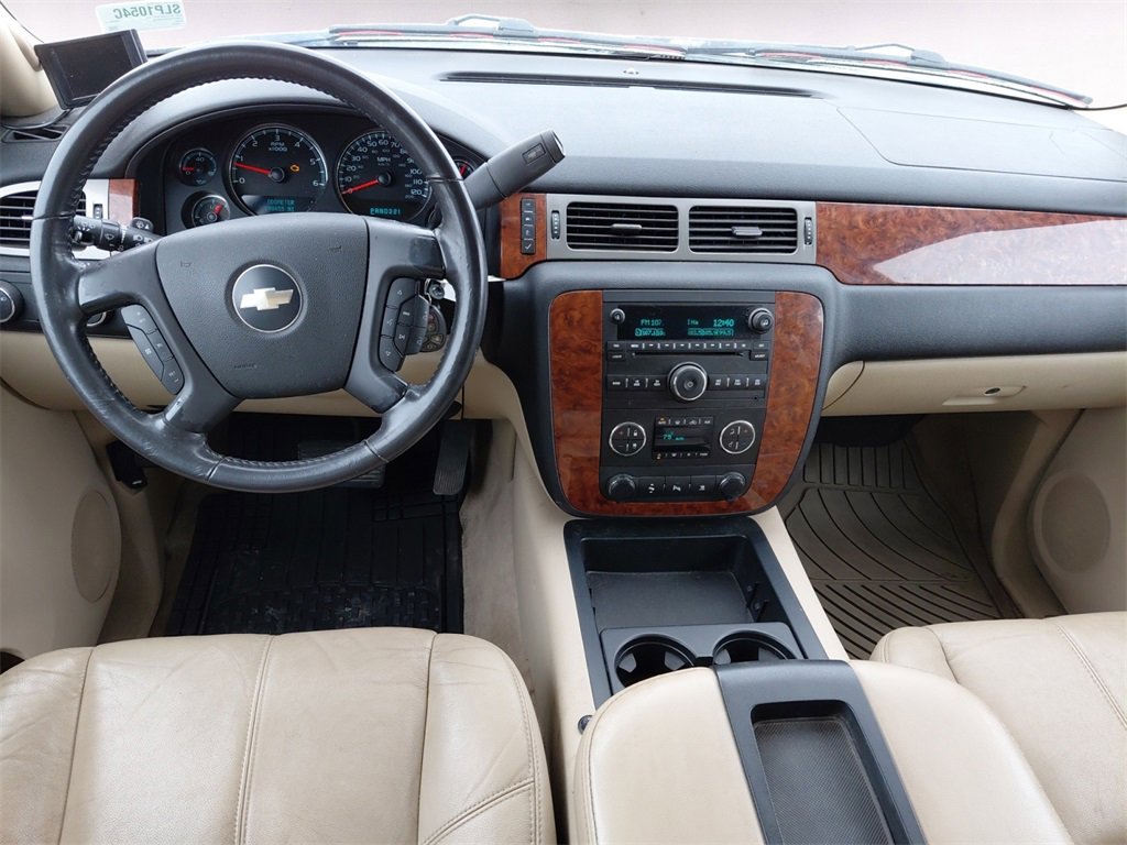 Used 2008 Chevrolet Suburban LT w/ LT Preferred Equipment Group image 12