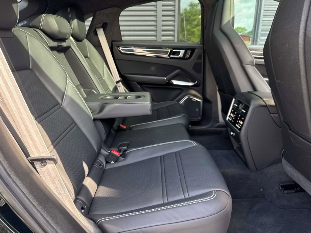 Certified 2023 Porsche Cayenne Turbo image 14