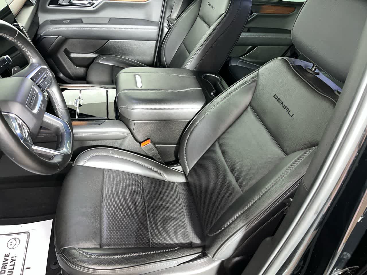 Used 2025 GMC Yukon Denali AWD/4WD image 15