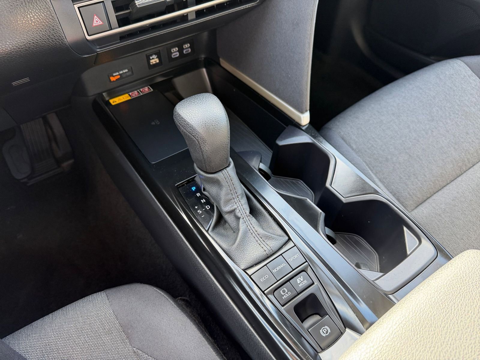 Used 2025 Toyota Camry LE image 40