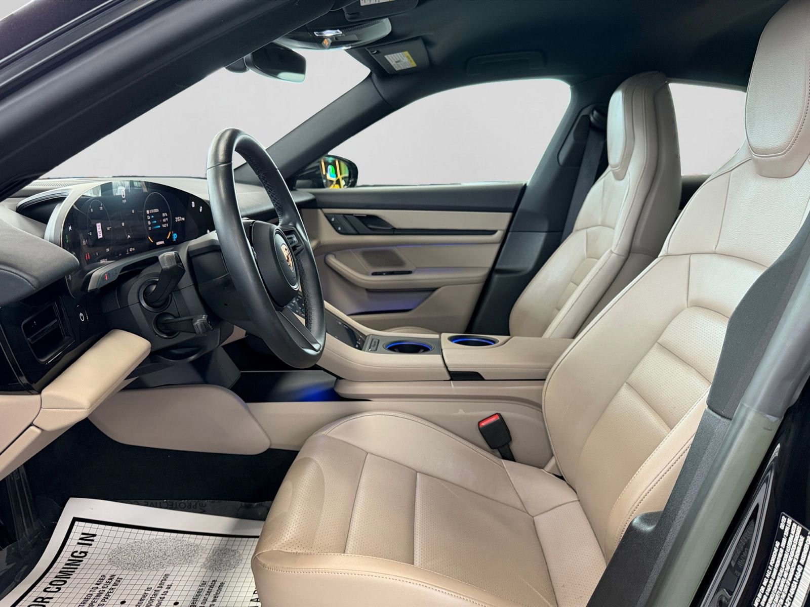 Used 2022 Porsche Taycan image 15