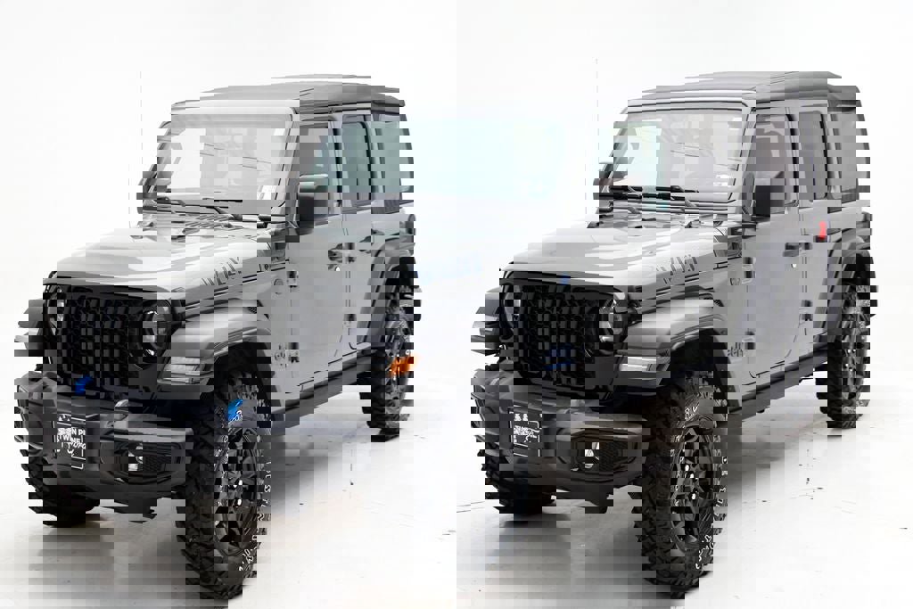 Used 2023 Jeep Wrangler Unlimited image 2