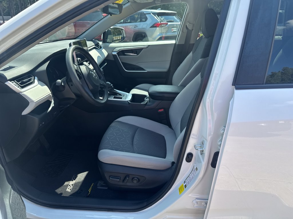 Used 2023 Toyota RAV4 XLE w/ Convenience Package FWD image 15
