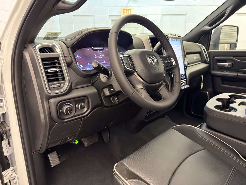 New 2026 RAM 2500 Laramie AWD/4WD image 18