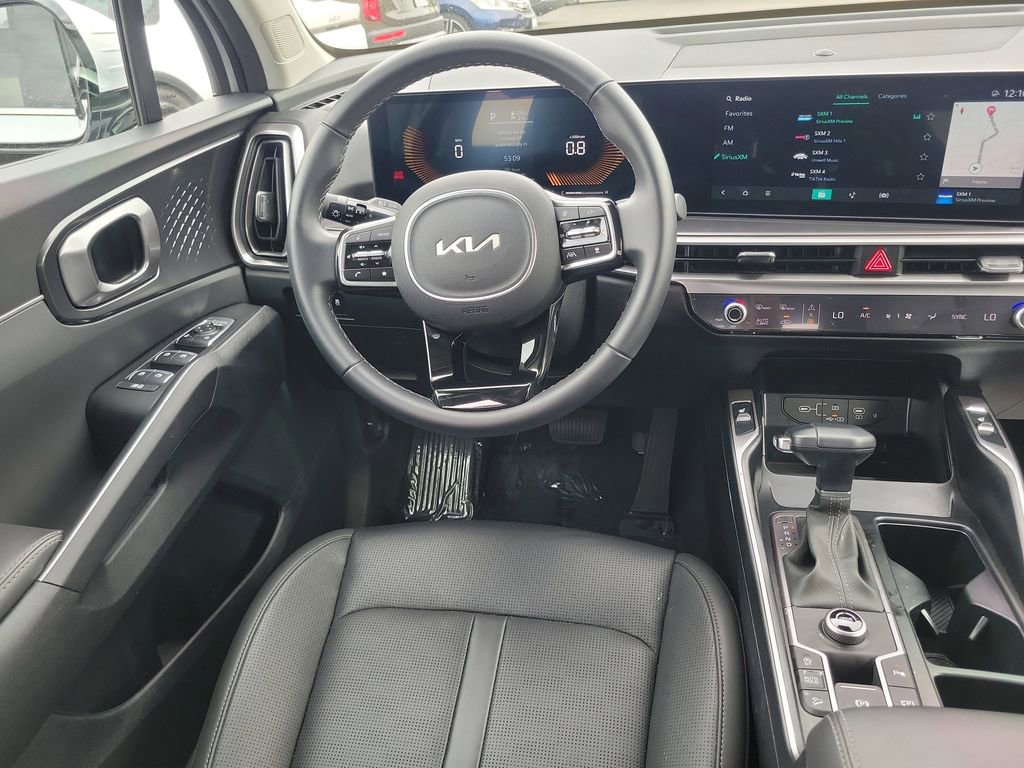 Used 2025 Kia Sorento EX image 11