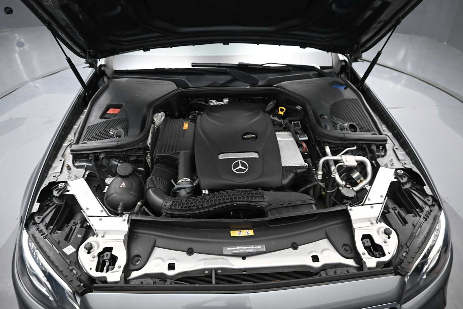 Used 2019 Mercedes-Benz E 300 4MATIC image 42