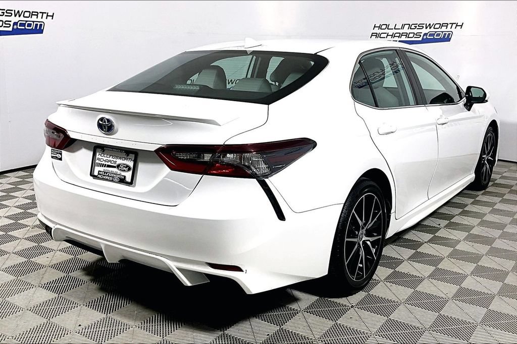 Used 2024 Toyota Camry SE FWD image 9