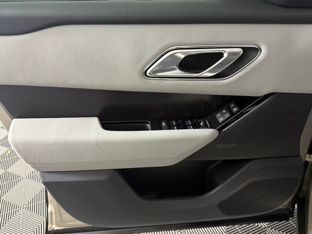 Certified 2026 Land Rover Range Rover Velar Dynamic SE AWD/4WD image 15
