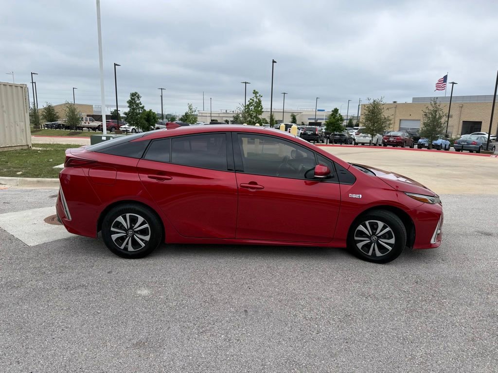 Used 2017 Toyota Prius Prime Advanced FWD image 4