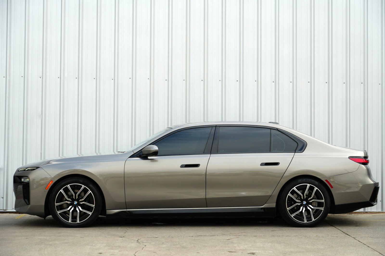 Used 2023 BMW i7 xDrive60 image 61