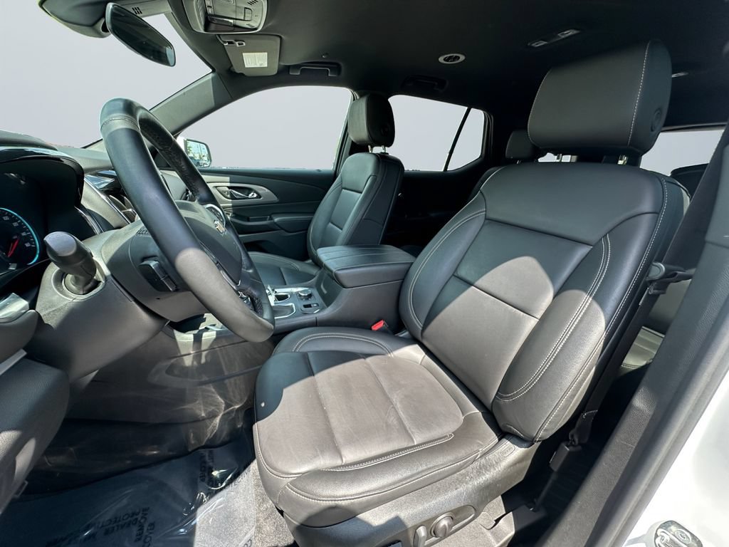 Used 2023 Chevrolet Traverse LT AWD/4WD image 9