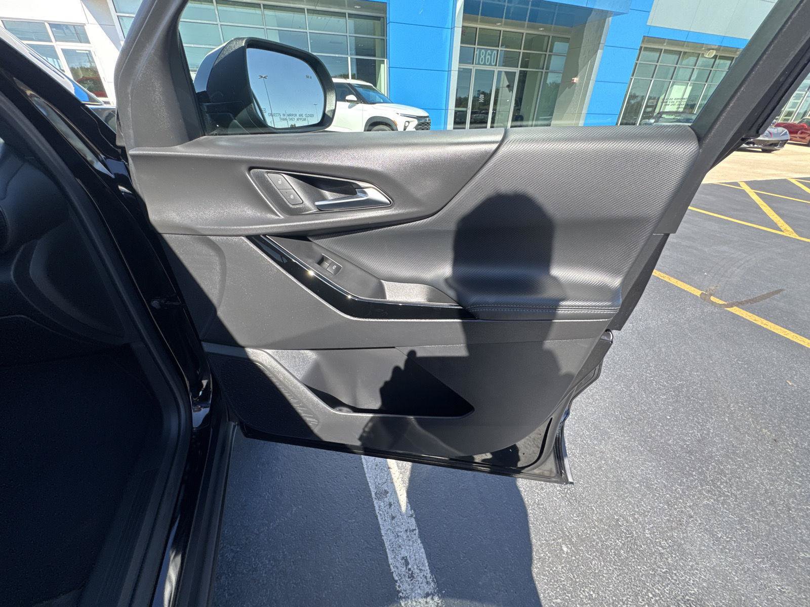Used 2025 Chevrolet Equinox LT w/ Safety and Technology Package FWD image 18