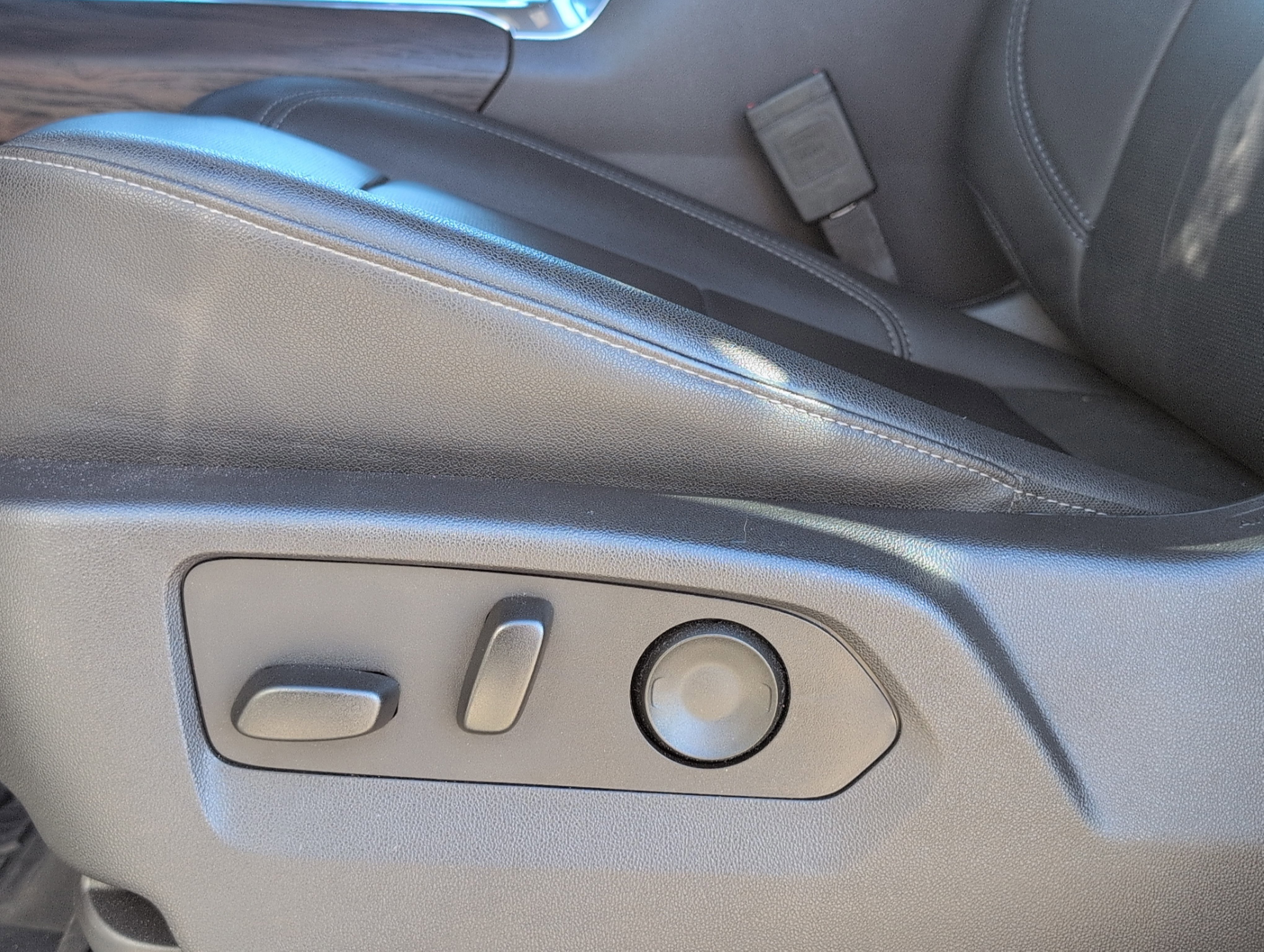 Used 2024 GMC Sierra 1500 SLT w/ SLT Premium Package image 14