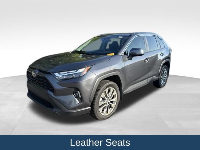 Used 2022 Toyota RAV4 XLE Premium FWD image 4