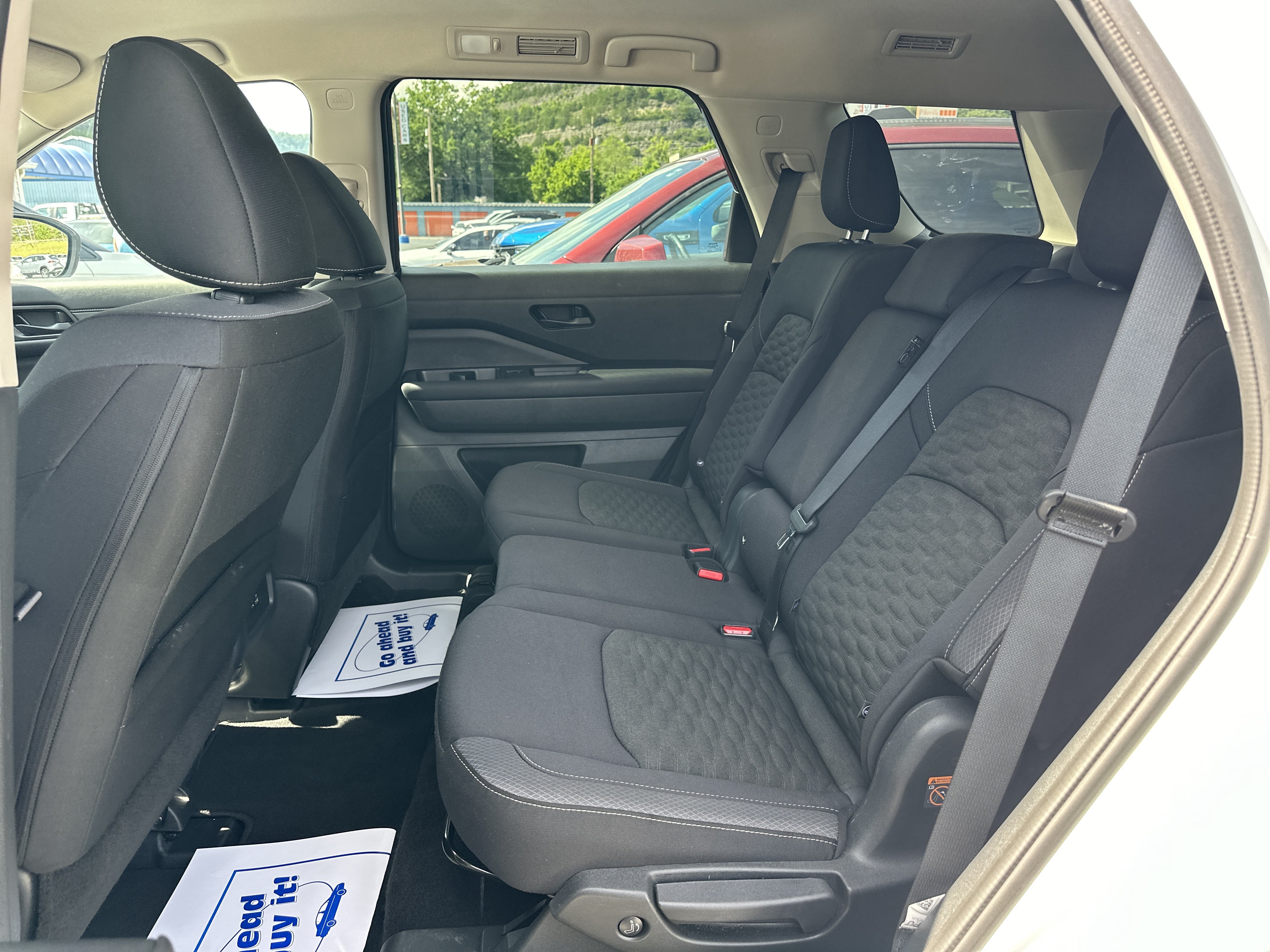 Used 2024 Nissan Pathfinder SV AWD/4WD image 18