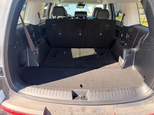 Used 2025 Hyundai Santa Fe SEL FWD image 19
