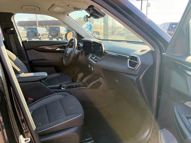 Used 2024 Chevrolet TrailBlazer LS image 34