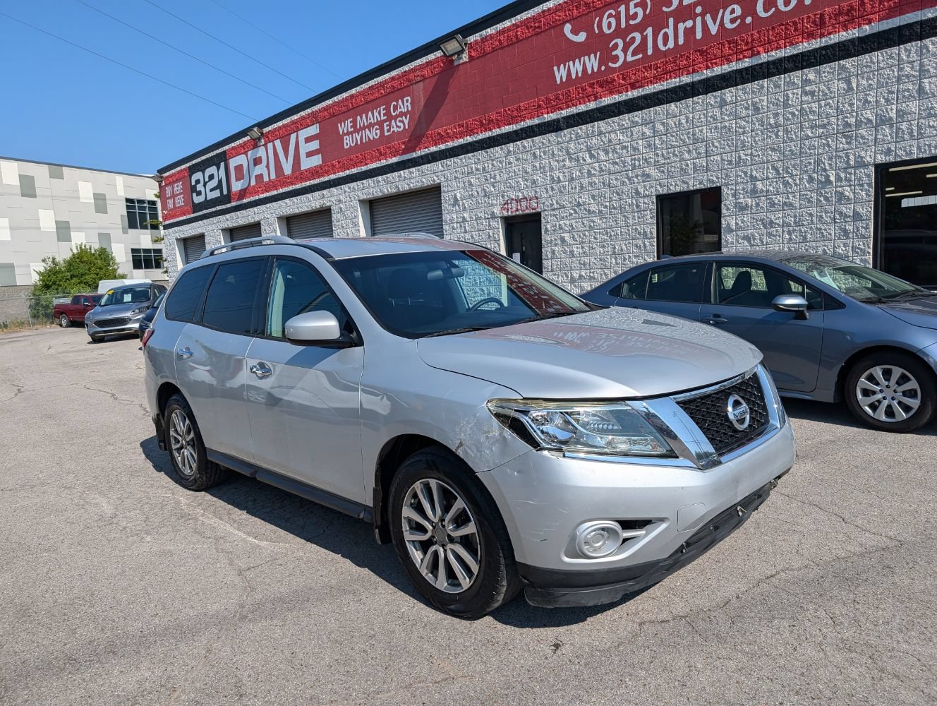 Used 2016 Nissan Pathfinder S FWD image 2