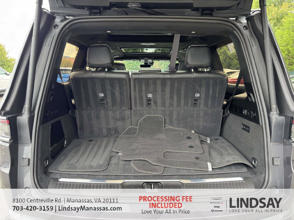 Used 2024 Jeep Grand Wagoneer Series III w/ HD Trailer Tow Package AWD/4WD image 16