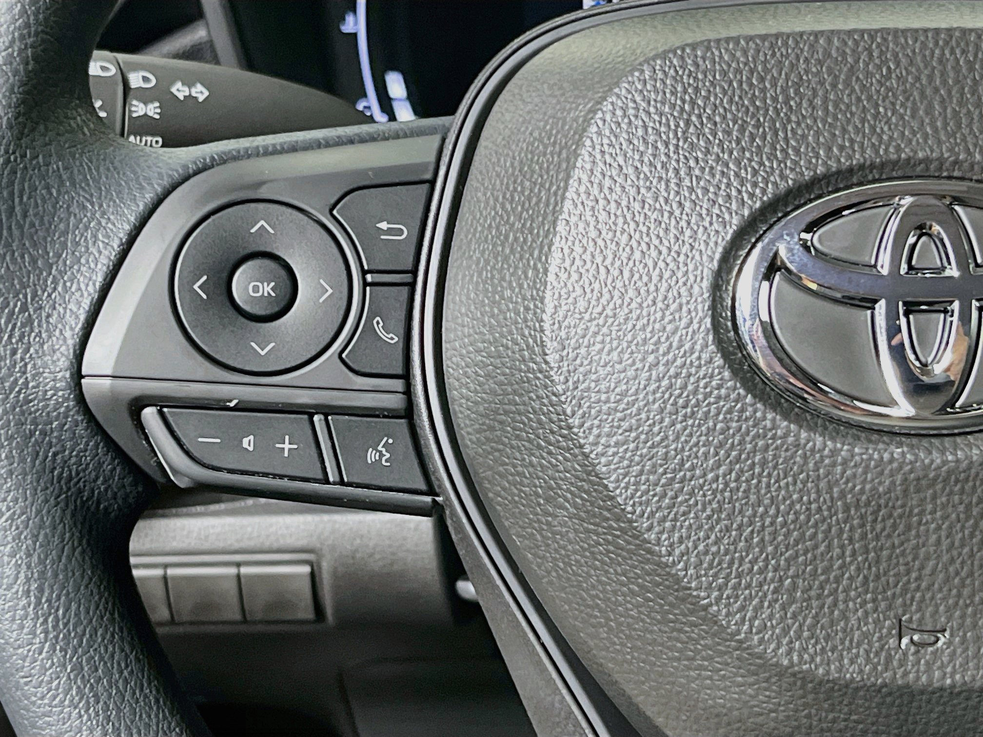 New 2027 Toyota Corolla LE FWD image 18