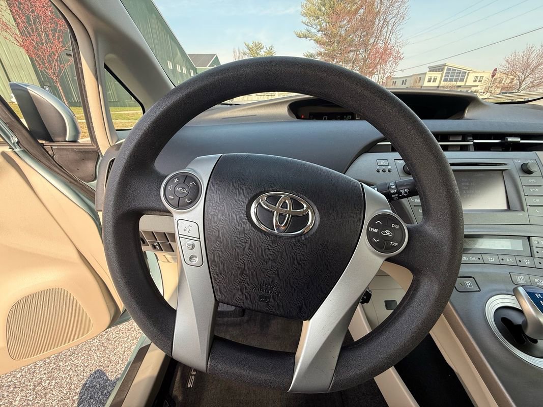 Used 2014 Toyota Prius Three image 16
