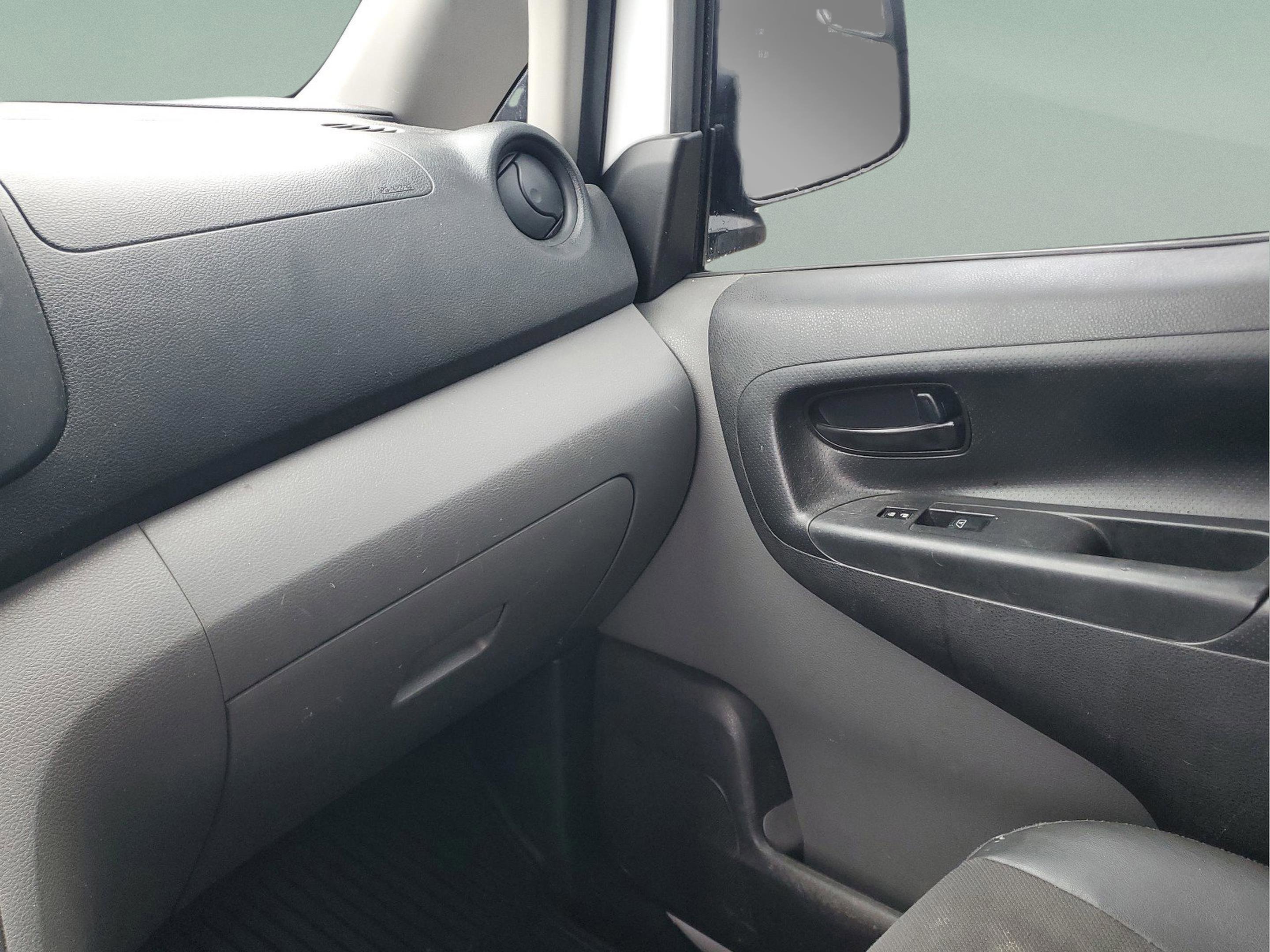 Used 2021 Nissan NV200 S FWD image 22
