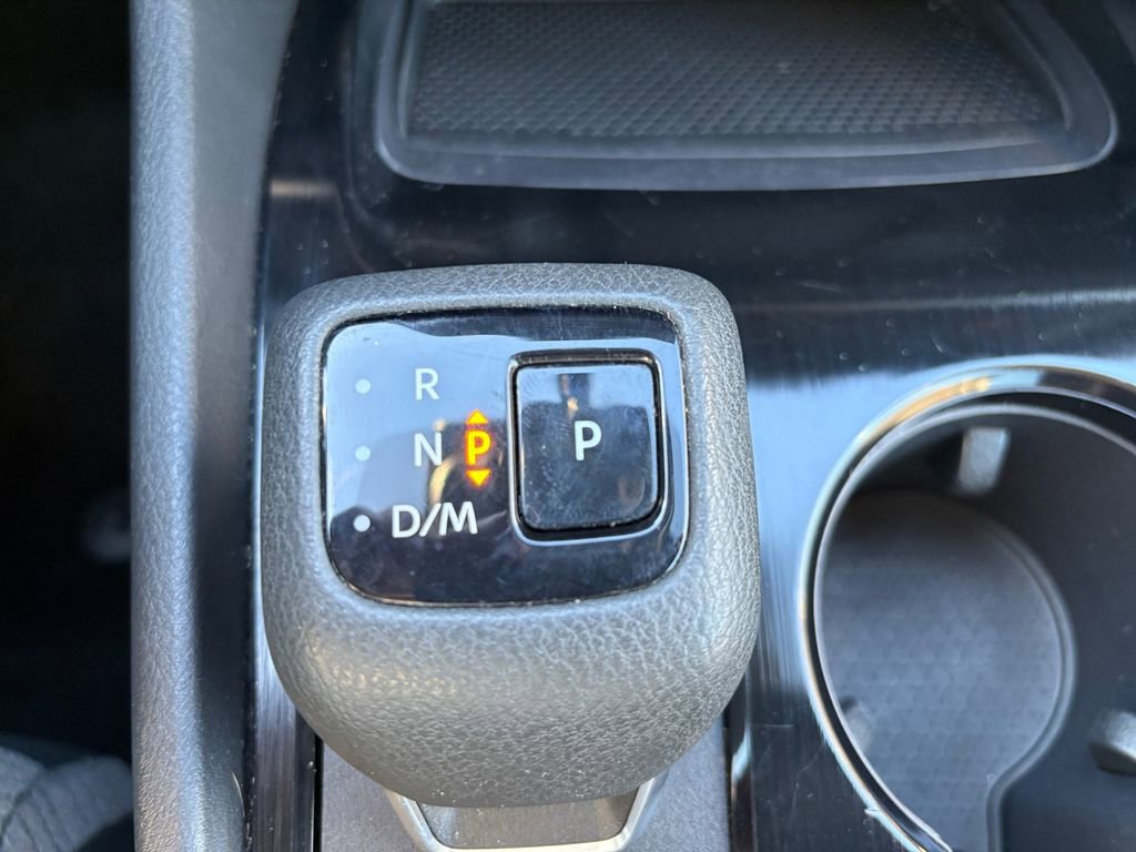 Used 2023 Nissan Rogue SV image 28