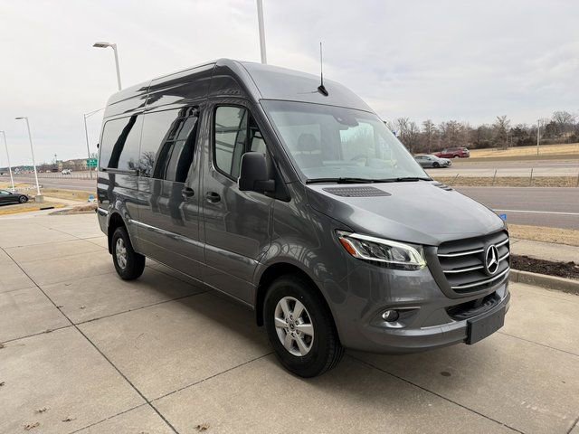 Used 2023 Mercedes-Benz Sprinter 2500 image 3
