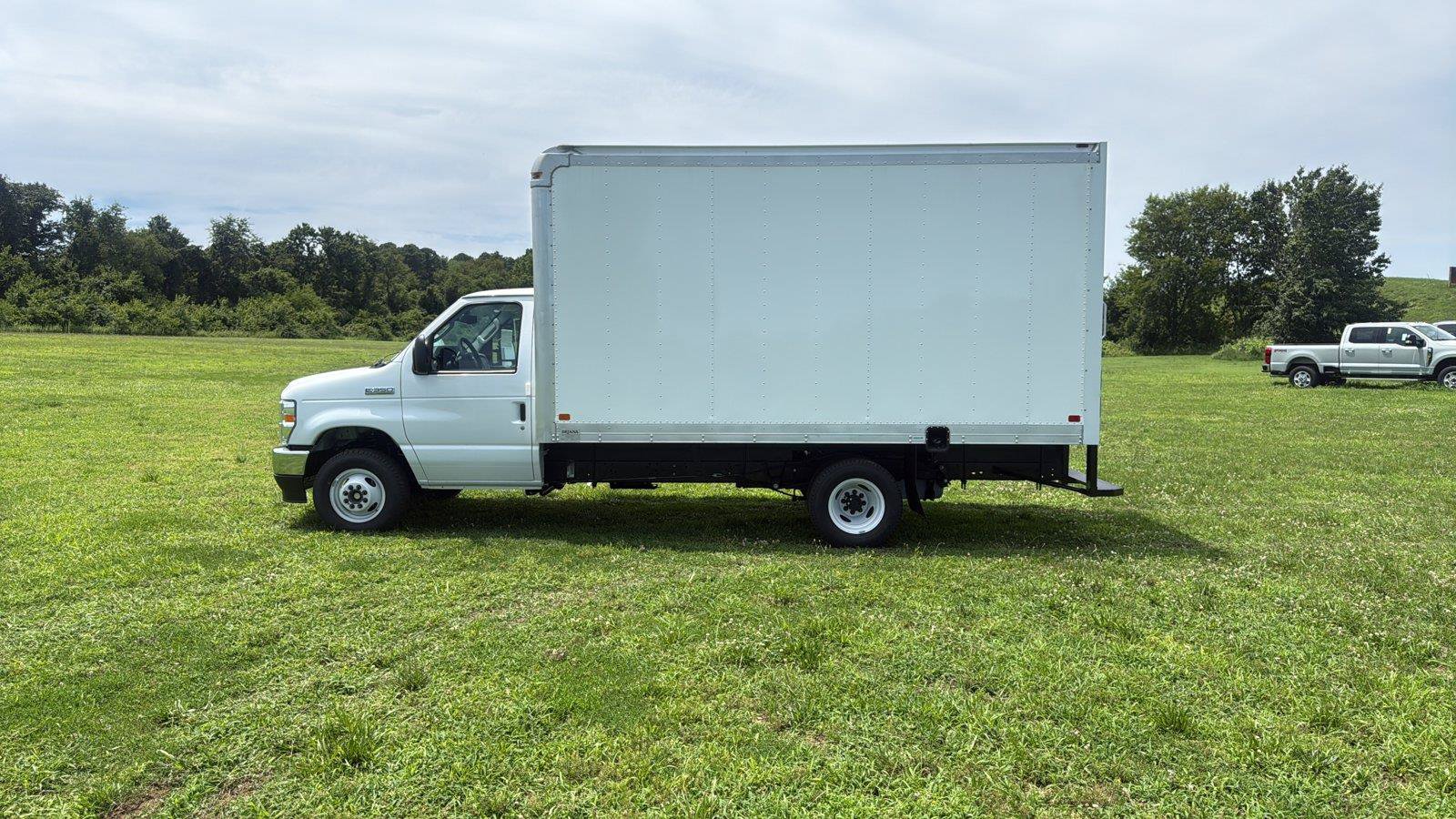 New 2027 Ford E-350 and Econoline 350 Super Duty w/ Power Equipment Group RWD image 2