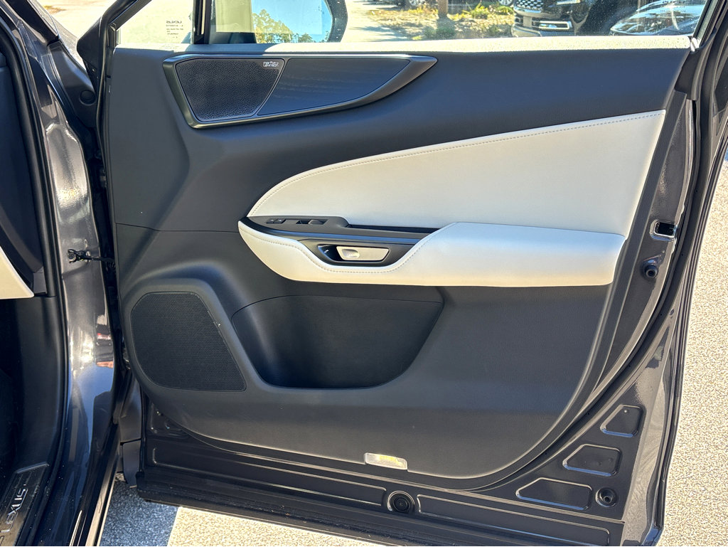 Used 2025 Lexus NX 300h AWD w/ Accessory Package (K3) image 17