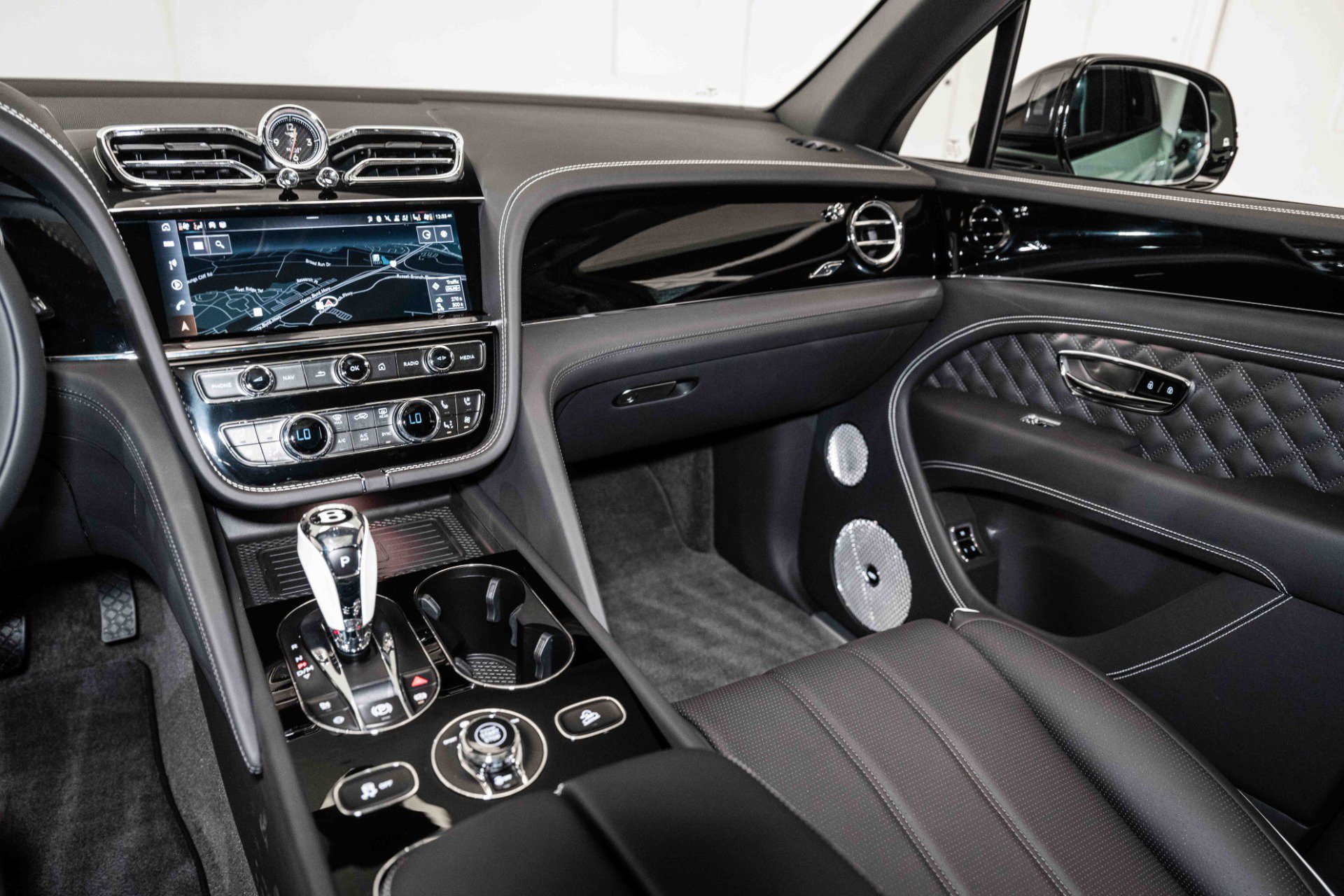Certified 2024 Bentley Bentayga AWD/4WD image 26
