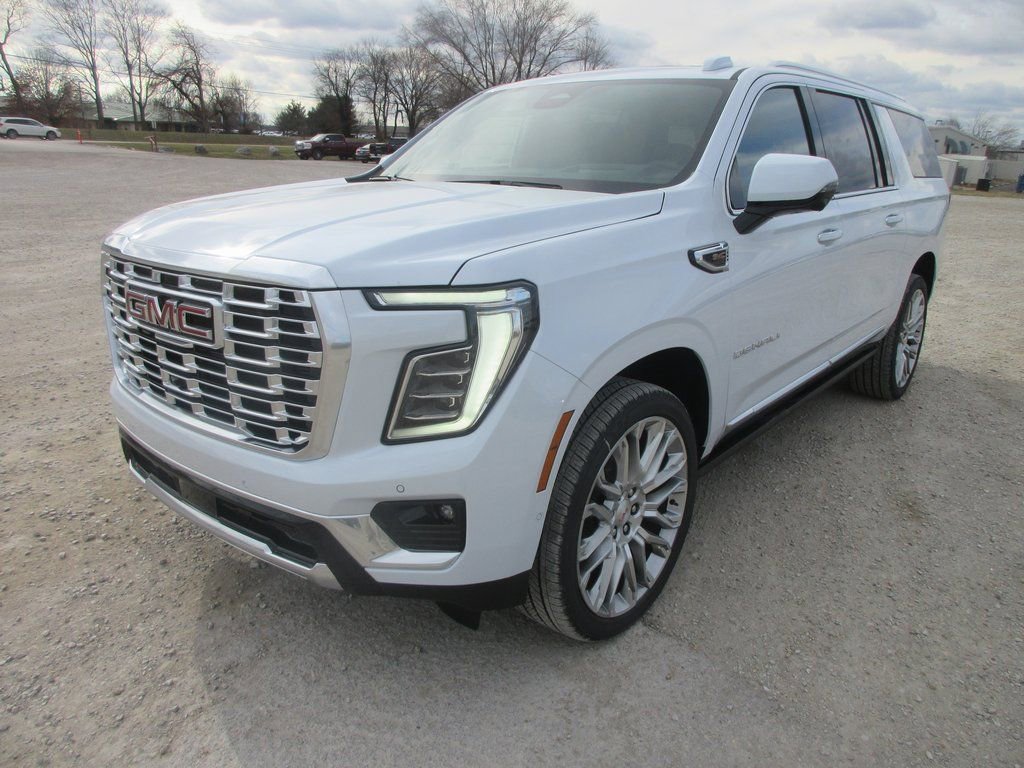 New 2026 GMC Yukon XL Denali w/ Denali Reserve Package image 9