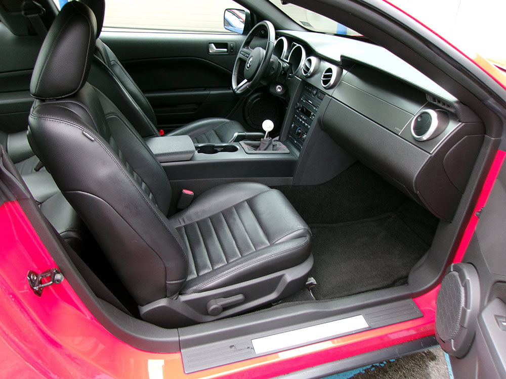 Used 2007 Ford Mustang Shelby GT500 RWD image 7