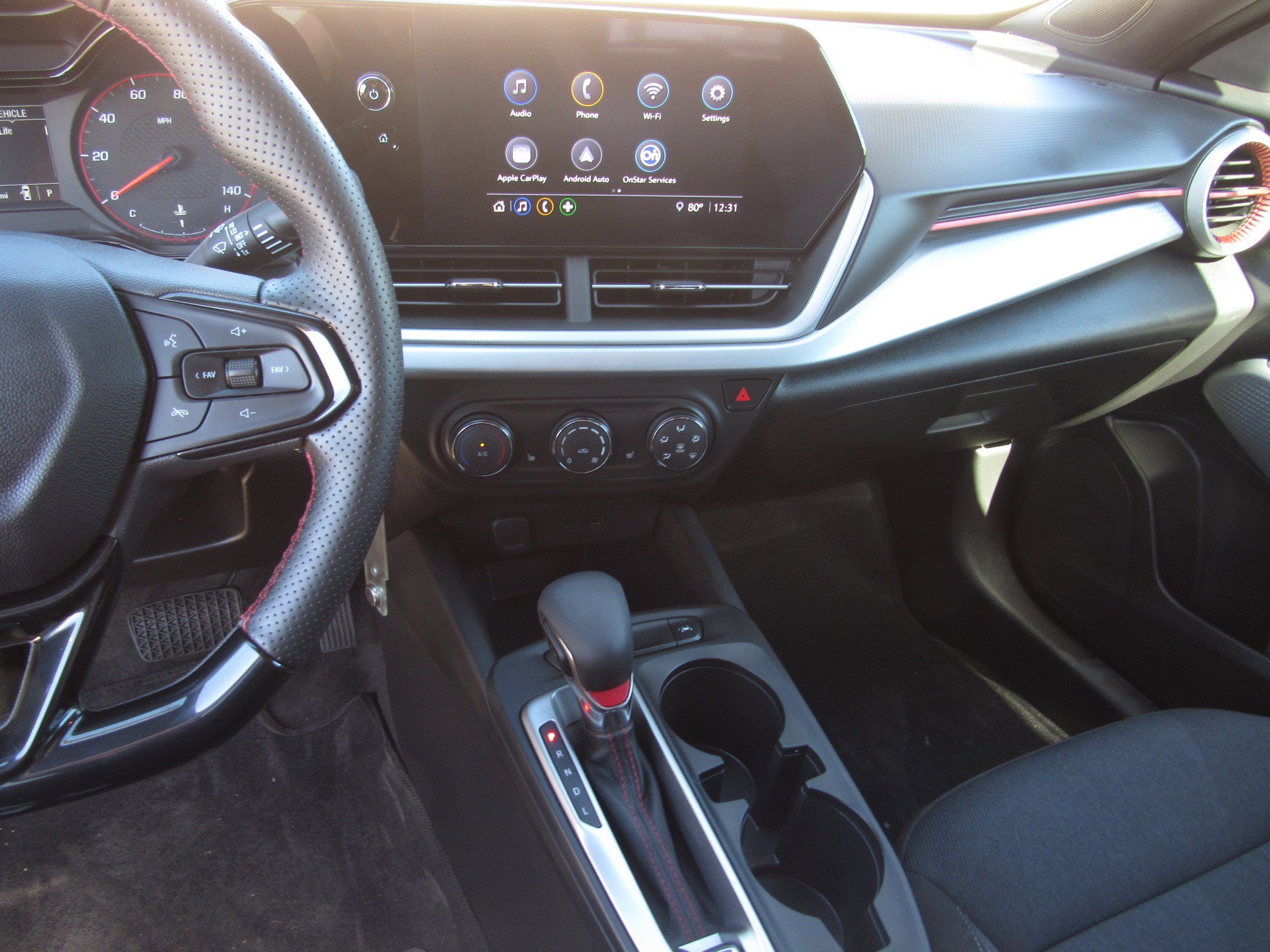 Used 2025 Chevrolet Trax RS w/ Sunroof Package image 18