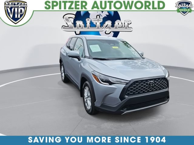Used 2024 Toyota Corolla Cross LE AWD/4WD image 2