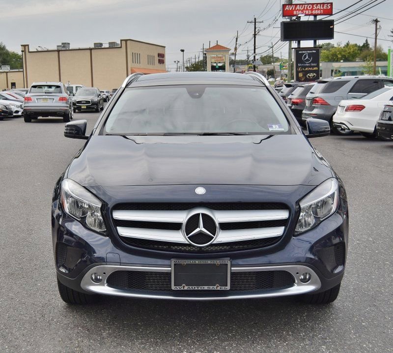 Used 2017 Mercedes-Benz GLA 250 4MATIC image 4