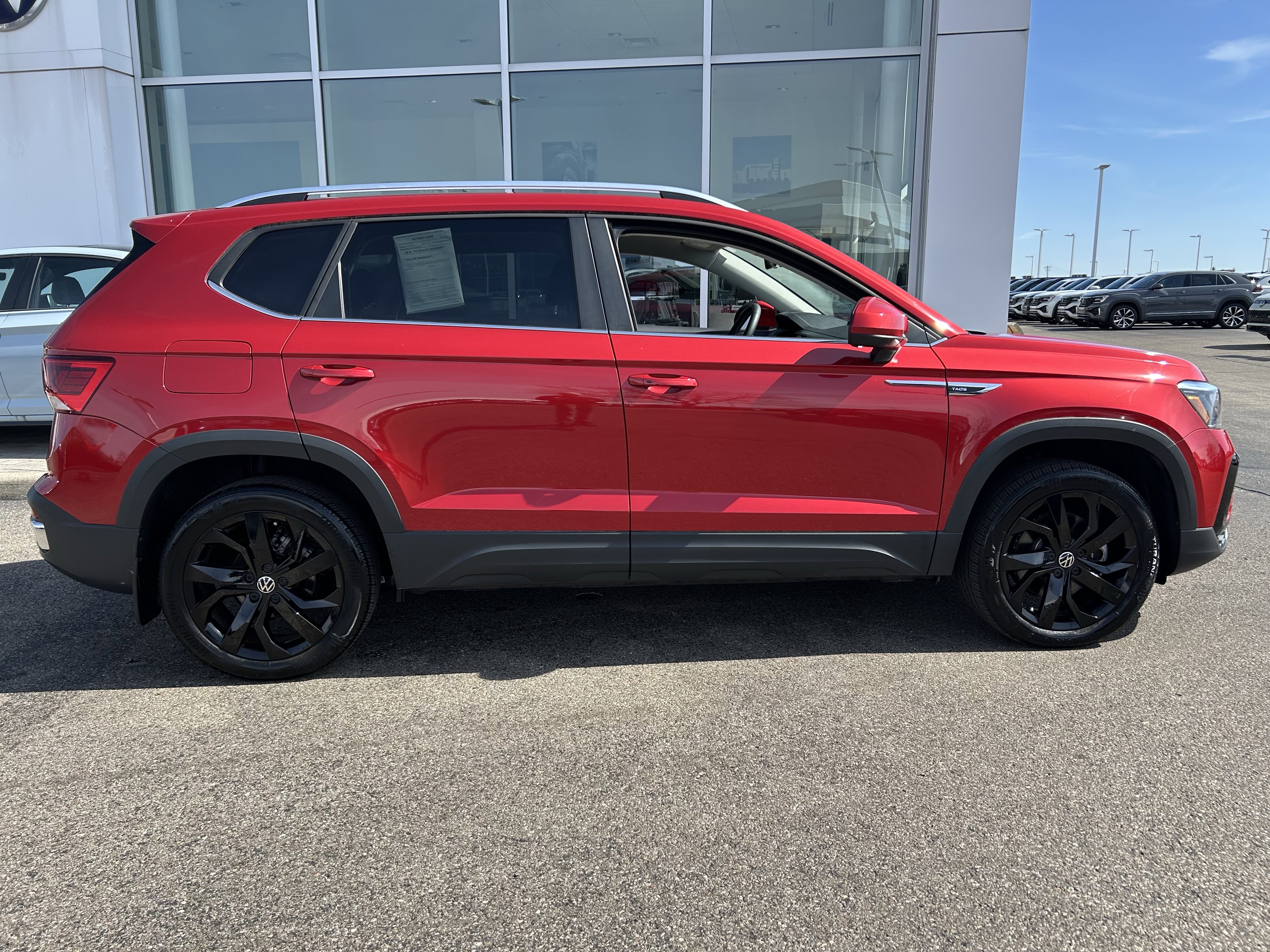 Certified 2023 Volkswagen Taos SE w/ Black Wheel Package image 8