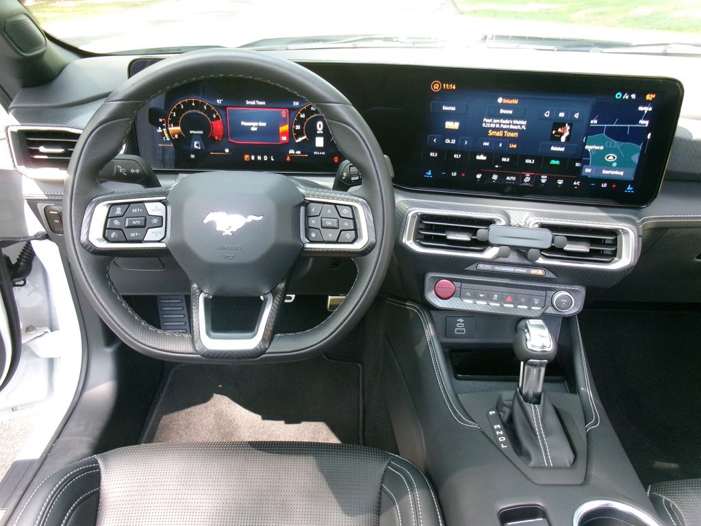 Used 2025 Ford Mustang Premium RWD image 17