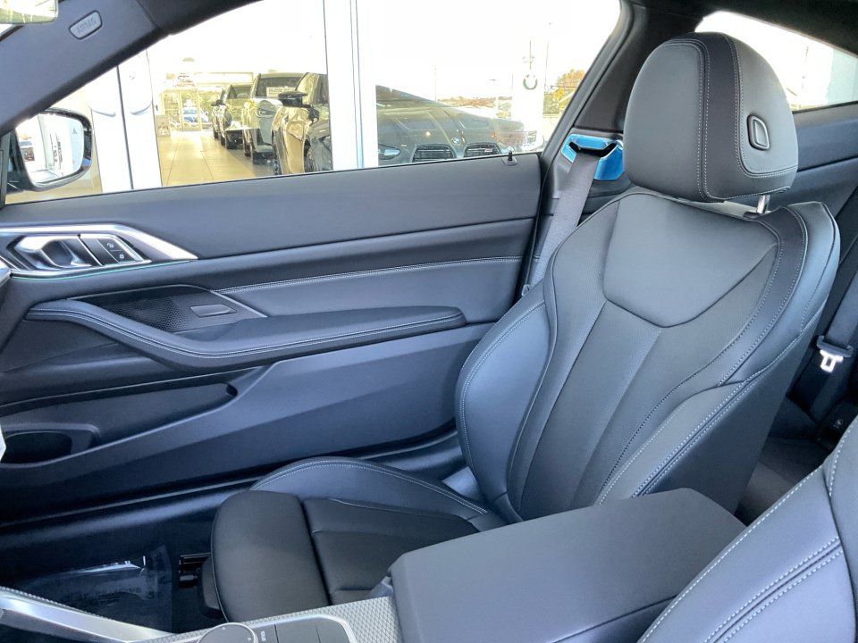 Certified 2026 BMW 430i Coupe w/ M Sport Package RWD image 27