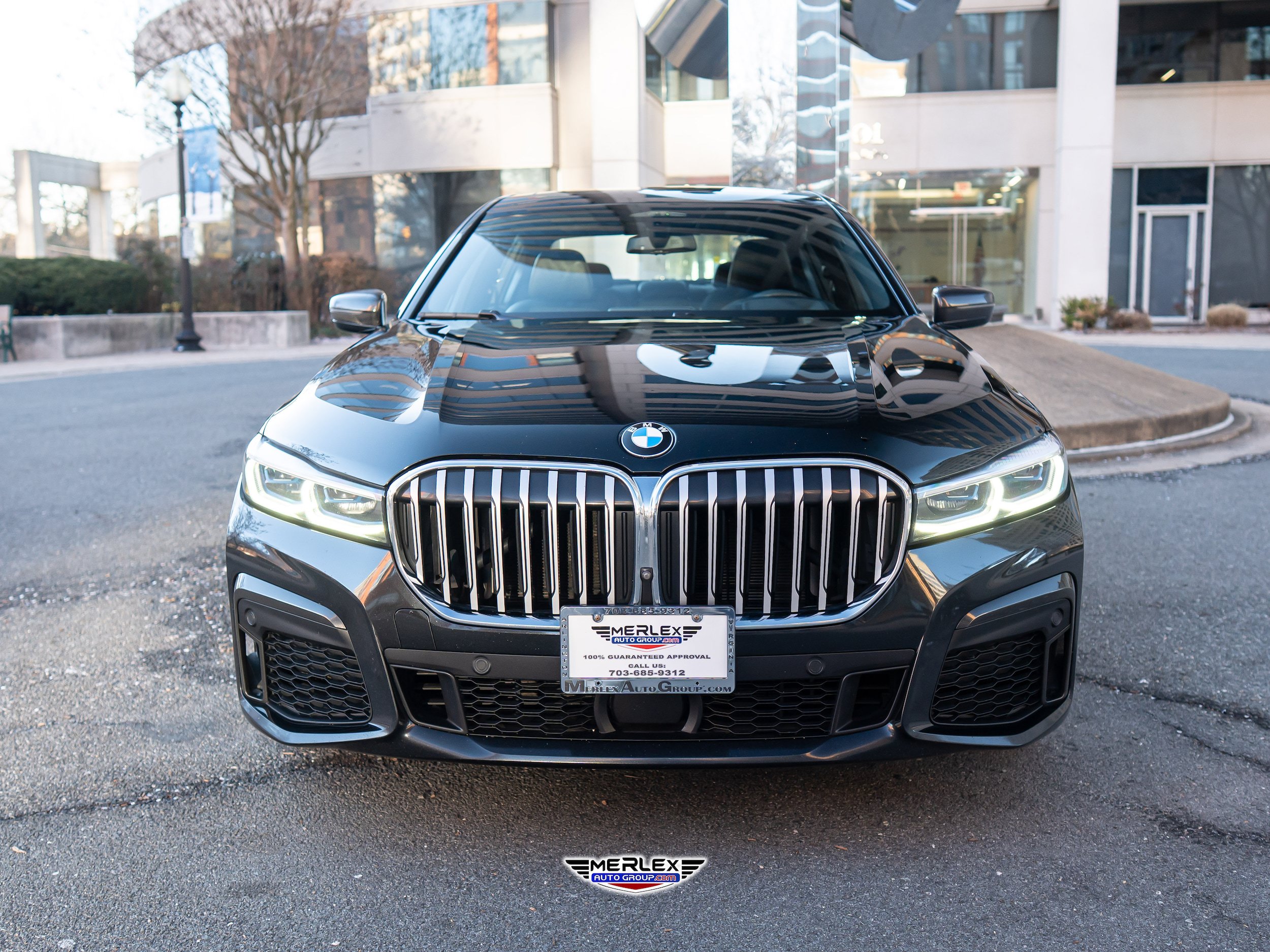 Used 2020 BMW 750i xDrive w/ Executive Package AWD/4WD image 2