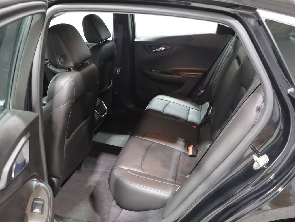 Used 2017 Chevrolet Malibu LT w/ Leather Package FWD image 19