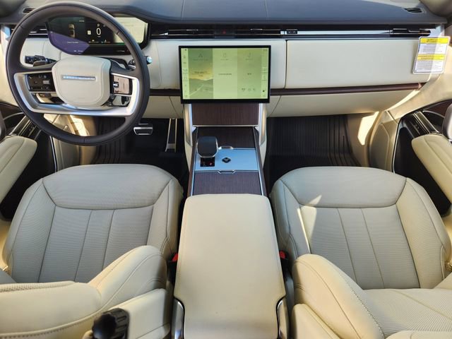 New 2026 Land Rover Range Rover Long Wheelbase SE image 18