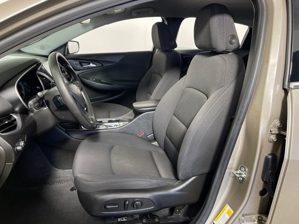 Used 2024 Chevrolet Malibu LT image 12