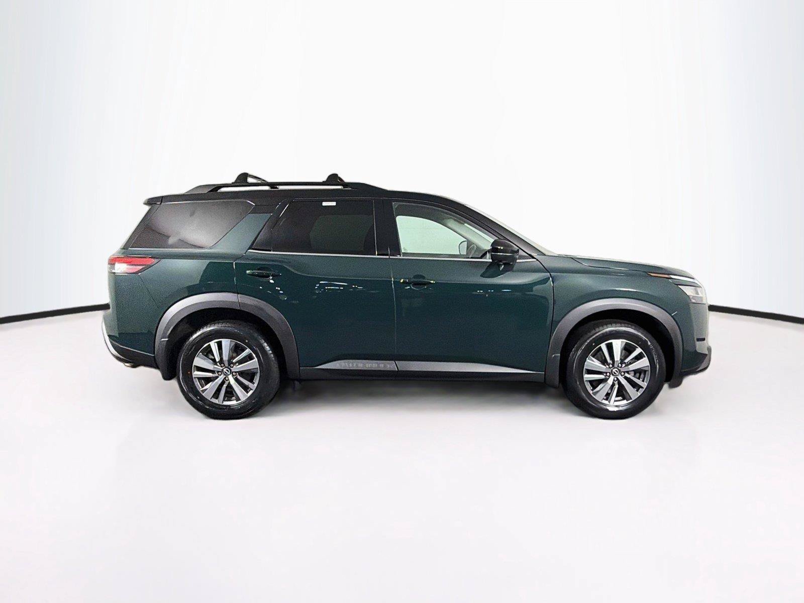 Used 2023 Nissan Pathfinder SL AWD/4WD image 12