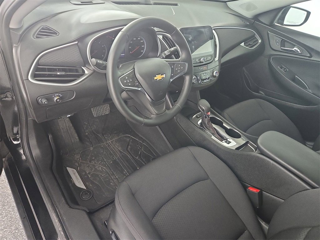 Used 2025 Chevrolet Malibu RS image 16