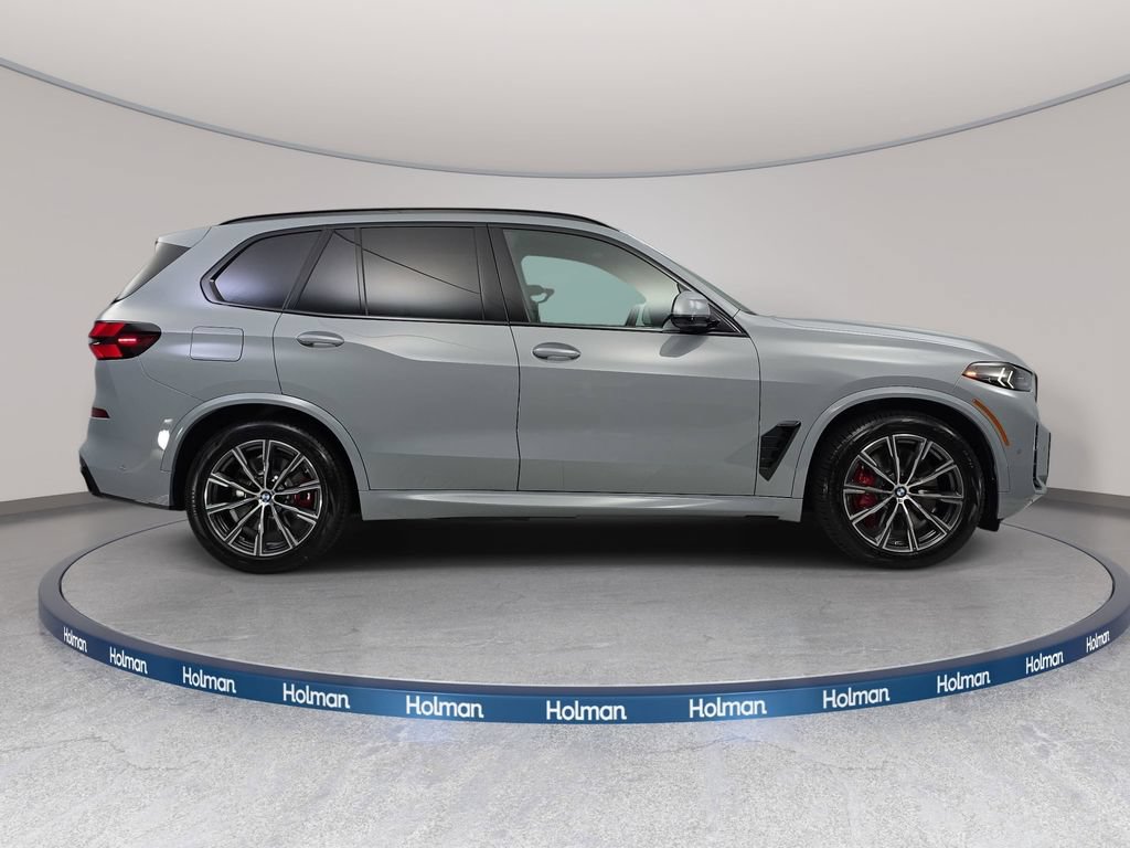 New 2026 BMW X5 xDrive50e w/ M Sport Package AWD/4WD image 4