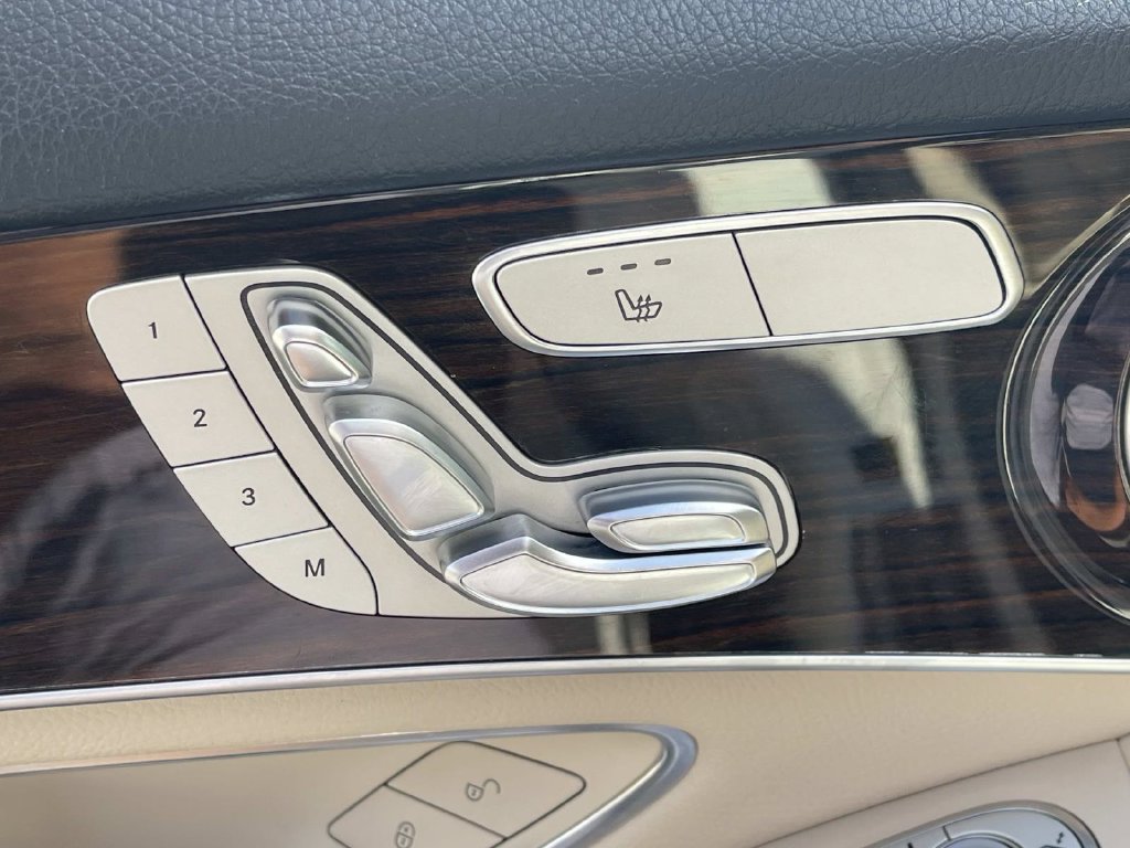 Used 2020 Mercedes-Benz GLC 300 image 31
